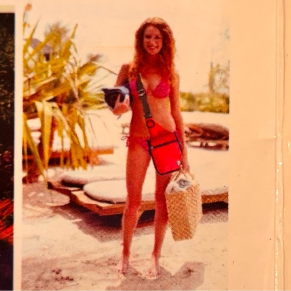 HEYS Travel Mate Crossbody Multiple Pockets & Compartments Adjautable Strap NEW - Picture 5 of 13